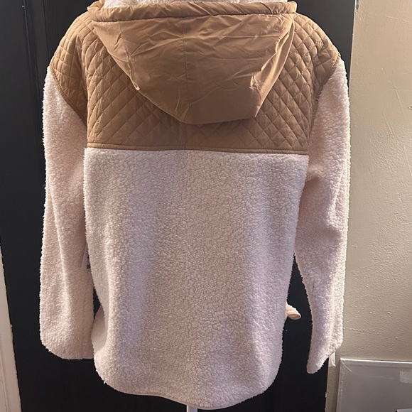 BearPaw Tan and Cream Quilted Sweater - Picture 2 of 8